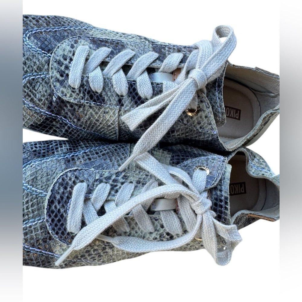 Pikolinos Snake Print Low Flexible Comfort Sneaker - Picture 11 of 12